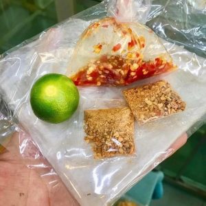 Bánh tráng muối tắc